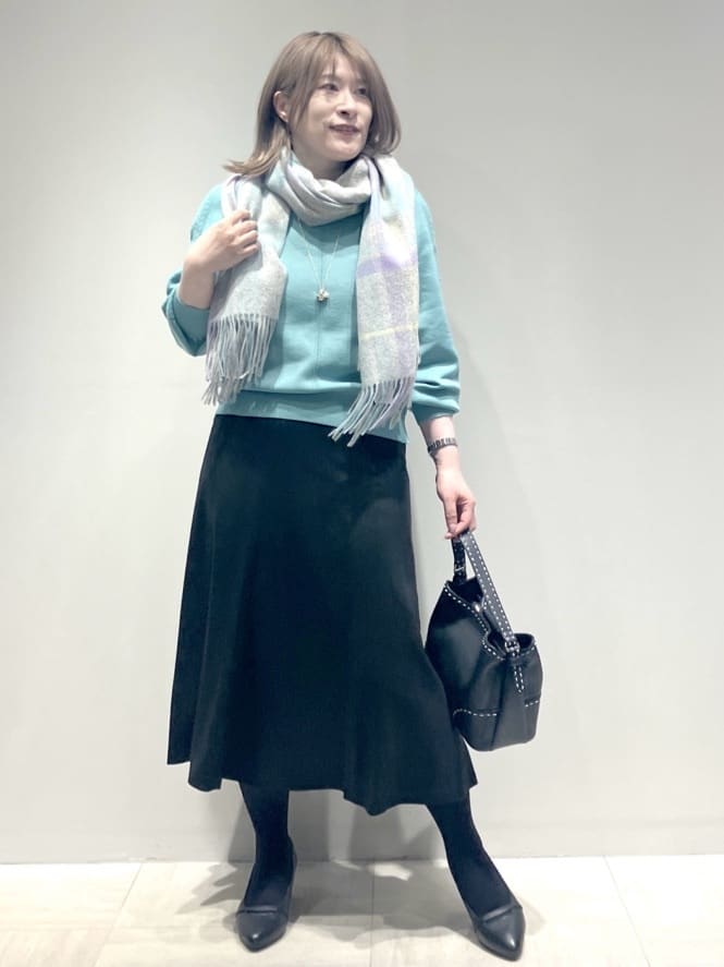 関根さんの「Reflect｜【通勤】スエードライクフレアスカート」を使ったコーディネート