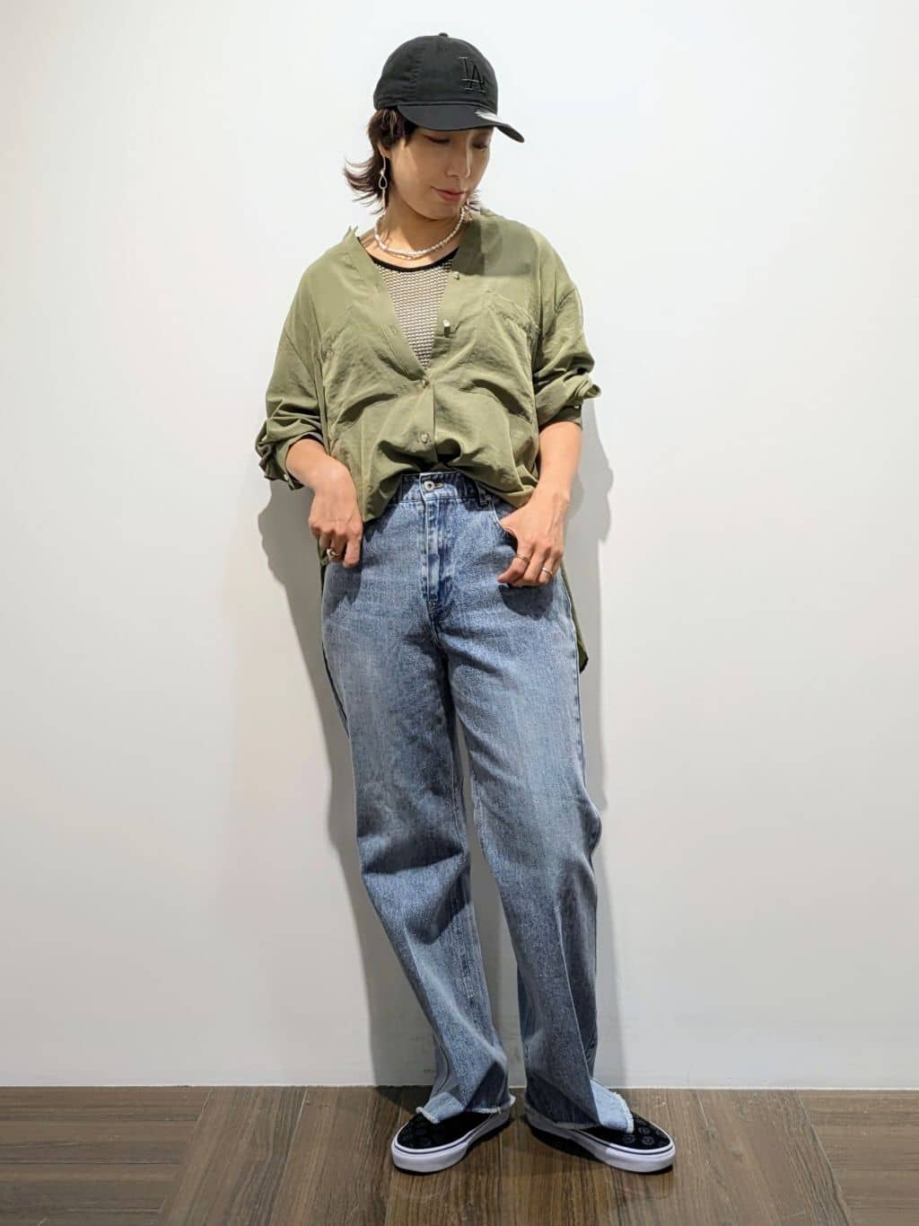 4410さんの「THE SHOP TK｜デニムフレアパンツ【洗濯機可】」を使ったコーディネート
