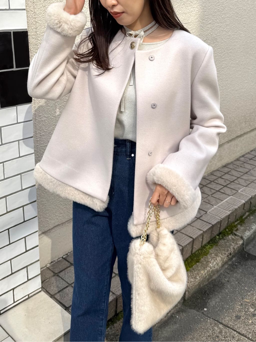 teiさんの「Couture brooch｜【大人可愛い・リボン取り外し可】前後2WAYラメリブ シアープチフリルニット」を使ったコーディネート