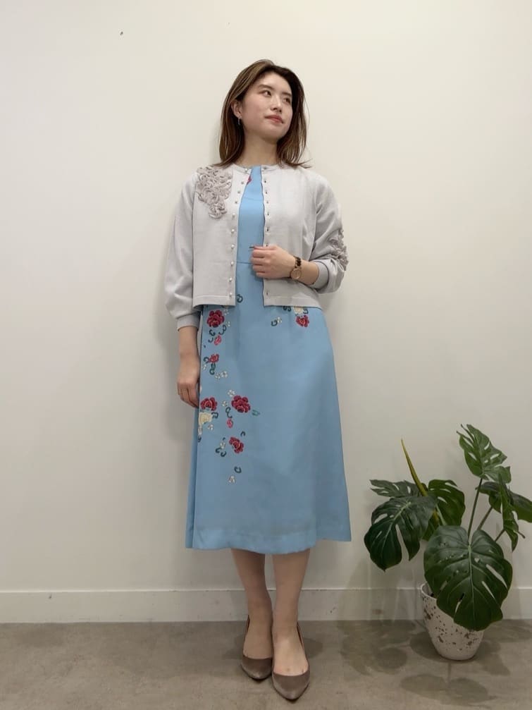 Suma Una本部スタッフさんの「SunaUna｜【co creation and yours／SS～L】花柄パネルワンピース」を使ったコーディネート
