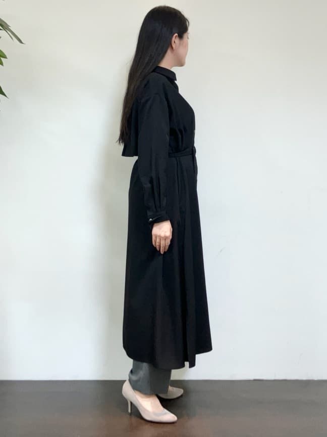 カレンさんの「UNTITLED｜【前開きボタン/ベルト付/羽織シャツ/】2WAYトレンチ風ワンピース」を使ったコーディネート