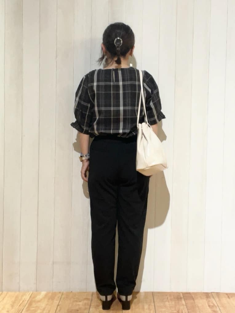 豆さんの「SHOO･LA･RUE｜【S-LL/5分袖】お袖タックできれいに魅せる 大人のチェックブラウス」を使ったコーディネート