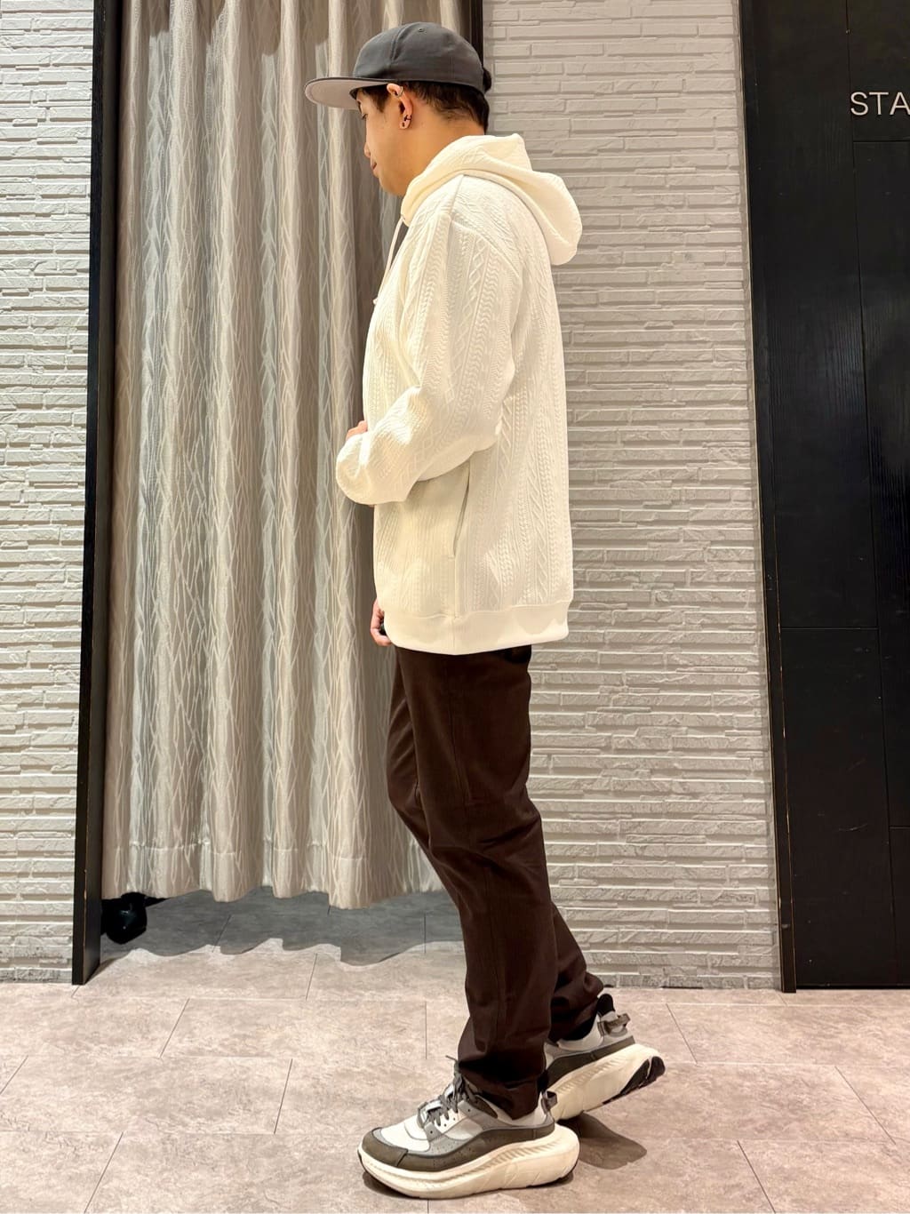 Pーyamaさんの「THE SHOP TK｜【1ランク上の大人カジュアルに】異素材コンビ リブブルゾン」を使ったコーディネート