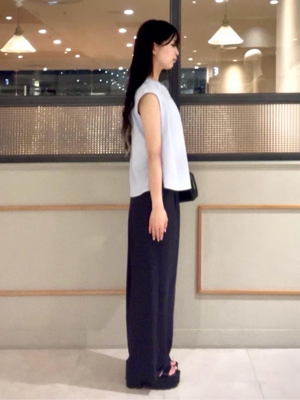 kumiさんの「INDIVI｜【着心地◎！】タックワイドパンツ」を使ったコーディネート