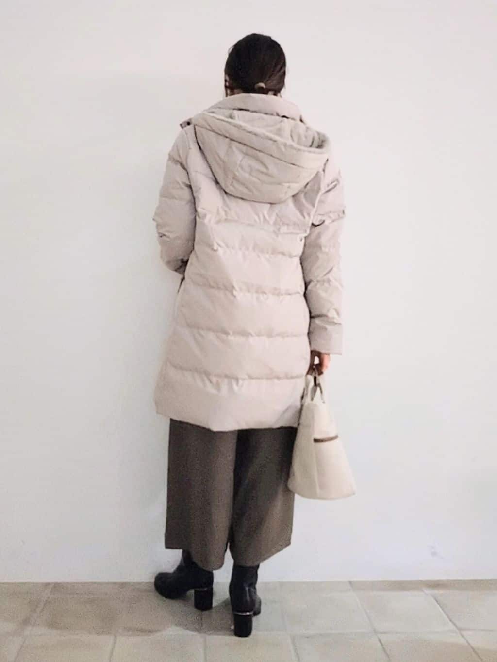 miomioさんの「SHOO･LA･RUE｜【洗濯機可/撥水】フェイクファーフード ロングダウン」を使ったコーディネート