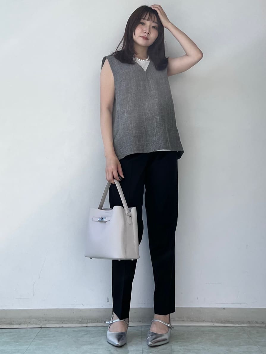 KAHOさんの「UNTITLED｜【セットアップ可/洗える】梳毛調合繊Vネックベスト」を使ったコーディネート