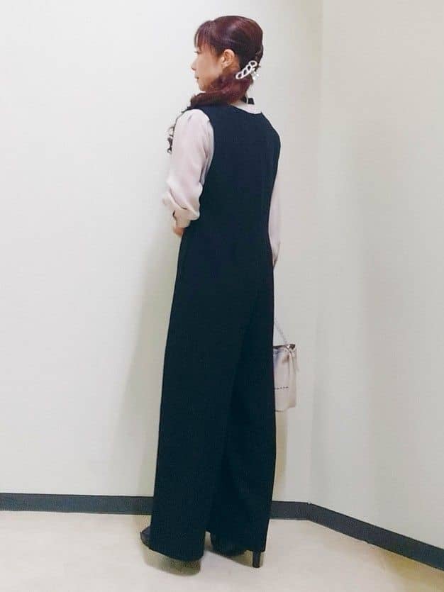 花さんの「Reflect｜【すっきり縦長シルエット】サロペットパンツ」を使ったコーディネート