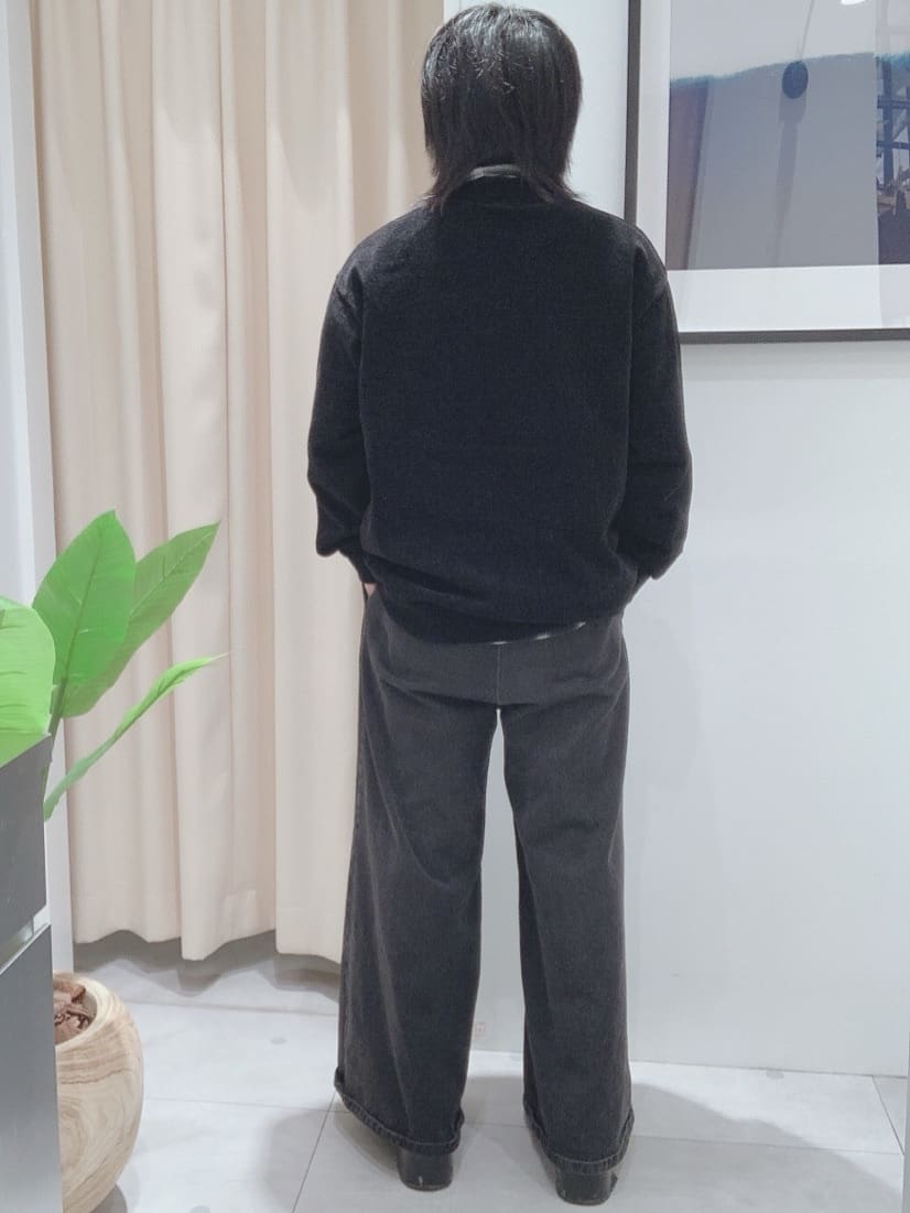 坂。さんの「THE SHOP TK｜【触れるたびに心地良い】ライトモールニット　洗濯機OK/ユニセックスでおすすめ！」を使ったコーディネート