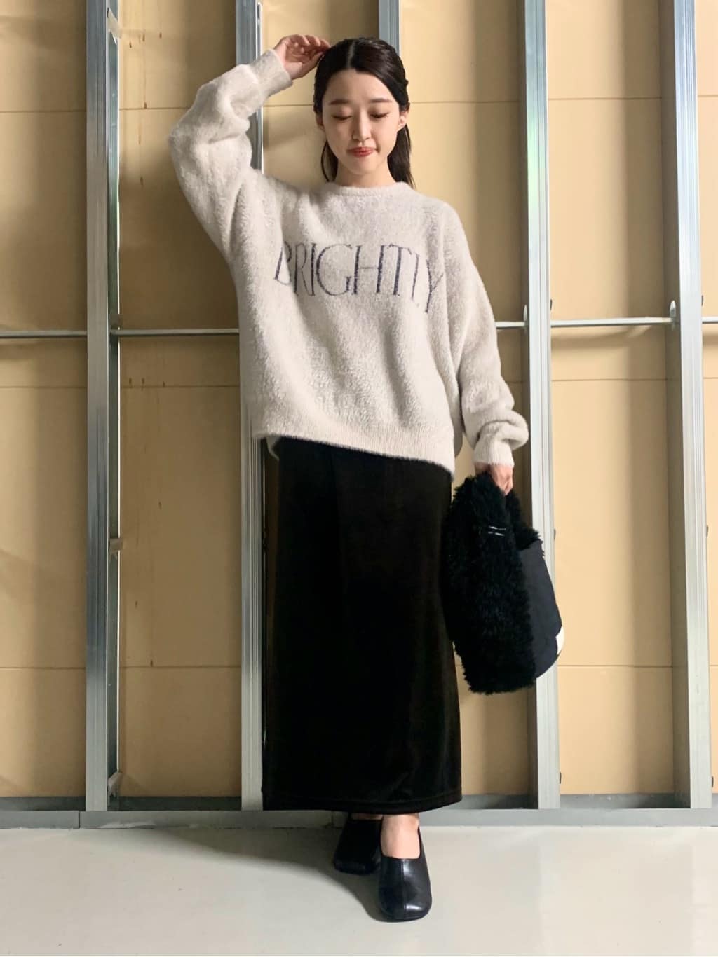 sahoさんの「THE SHOP TK｜ベルベットフェザー ロゴニットプルオーバー」を使ったコーディネート