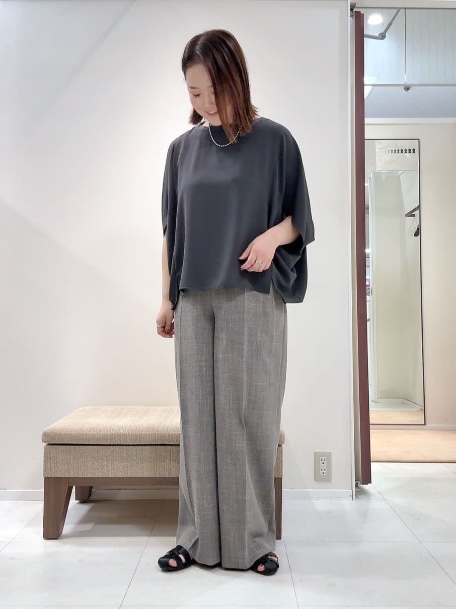 YUIさんの「UNTITLED｜【セットアップ可/洗える】梳毛調合繊2タックワイドパンツ」を使ったコーディネート