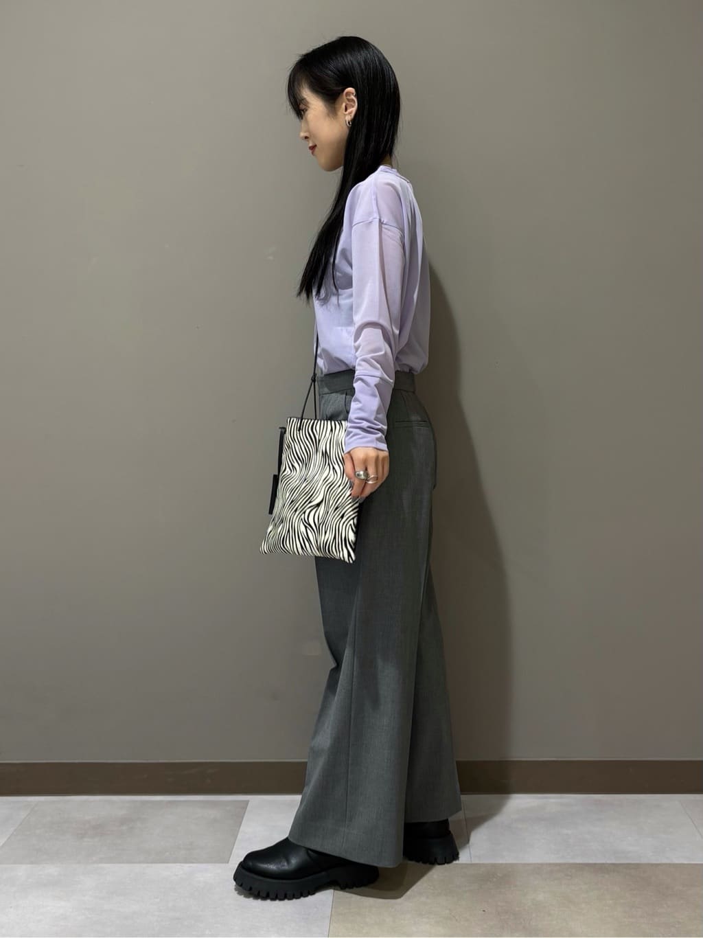 KEIKOさんの「INDIVI｜ストレッチシアーロングTシャツ」を使ったコーディネート