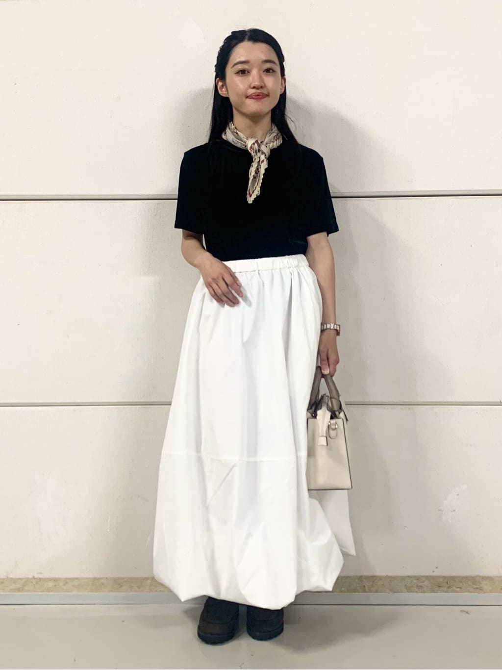 sahoさんの「THE SHOP TK｜シアーベロアカットソー【洗える】」を使ったコーディネート
