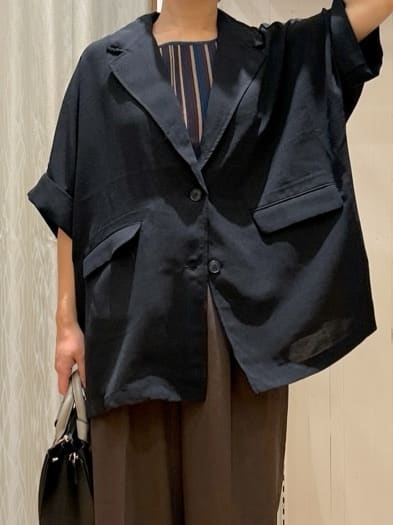 ga_riさんの「THE SHOP TK｜ドルマン半袖ジャケット【洗える】」を使ったコーディネート