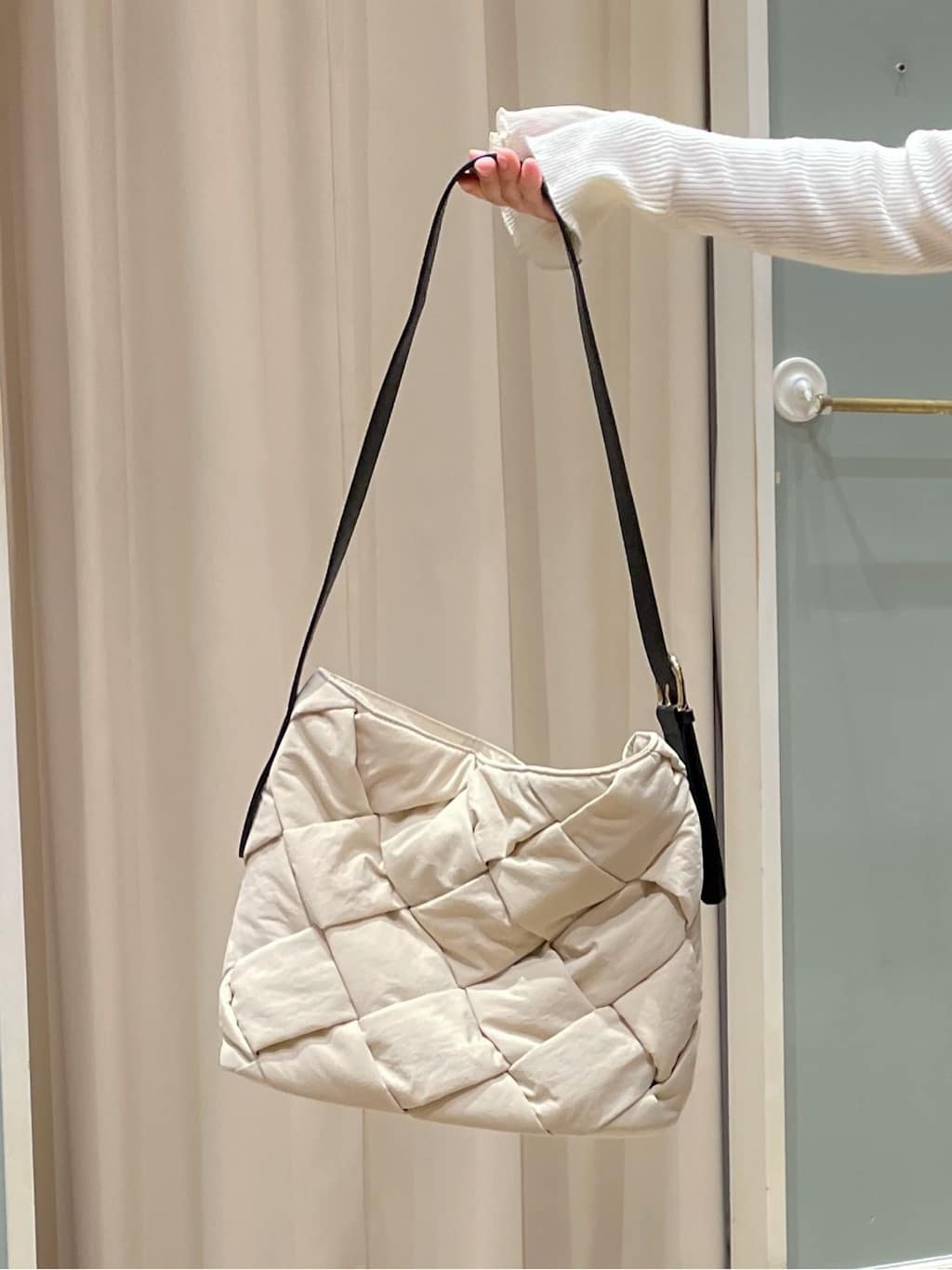 asaさんの「grove｜【2WAY/美シルエット】着こなし自在のジャンドレワンピース」を使ったコーディネート
