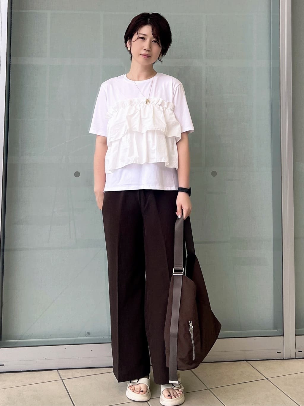 yo-koさんの「OPAQUE.CLIP｜ウエストサテン使いイージーワイドパンツ【洗濯機洗い可】」を使ったコーディネート