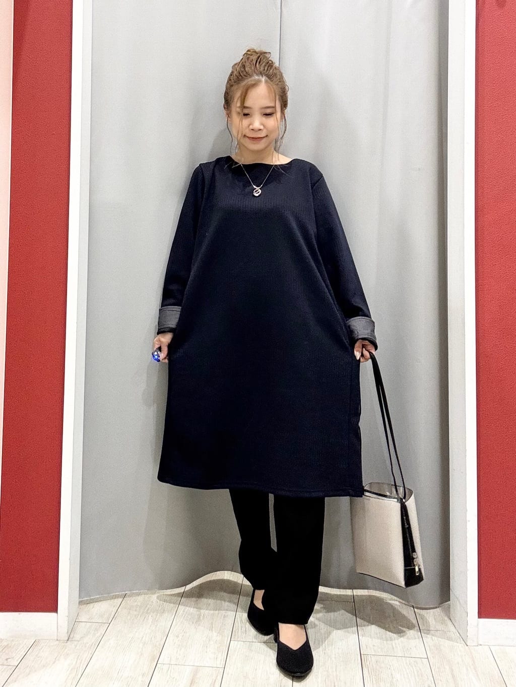shioさんの「SHOO･LA･RUE｜【洗える/S-LL/美脚シルエット】ハイパーストレッチ テーパードパンツ」を使ったコーディネート
