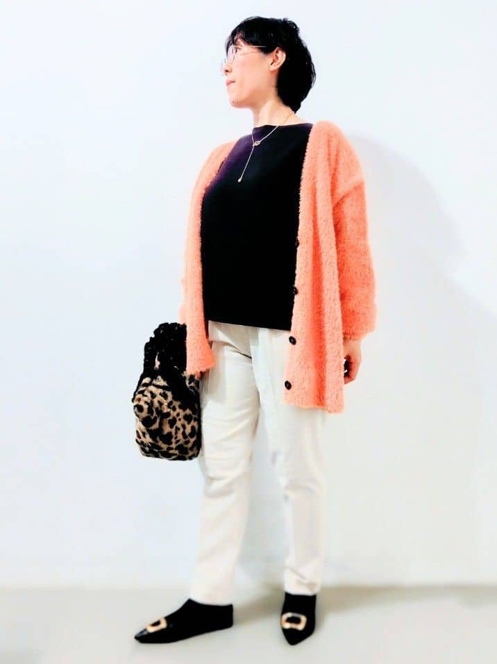 kodamaさんの「THE SHOP TK｜【ふわふわあったか】フェザーカーディガン」を使ったコーディネート