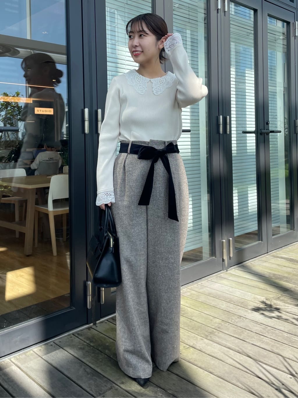 abeさんの「Couture brooch｜【上品華やか・通勤】ラメツイード ワイドパンツ」を使ったコーディネート