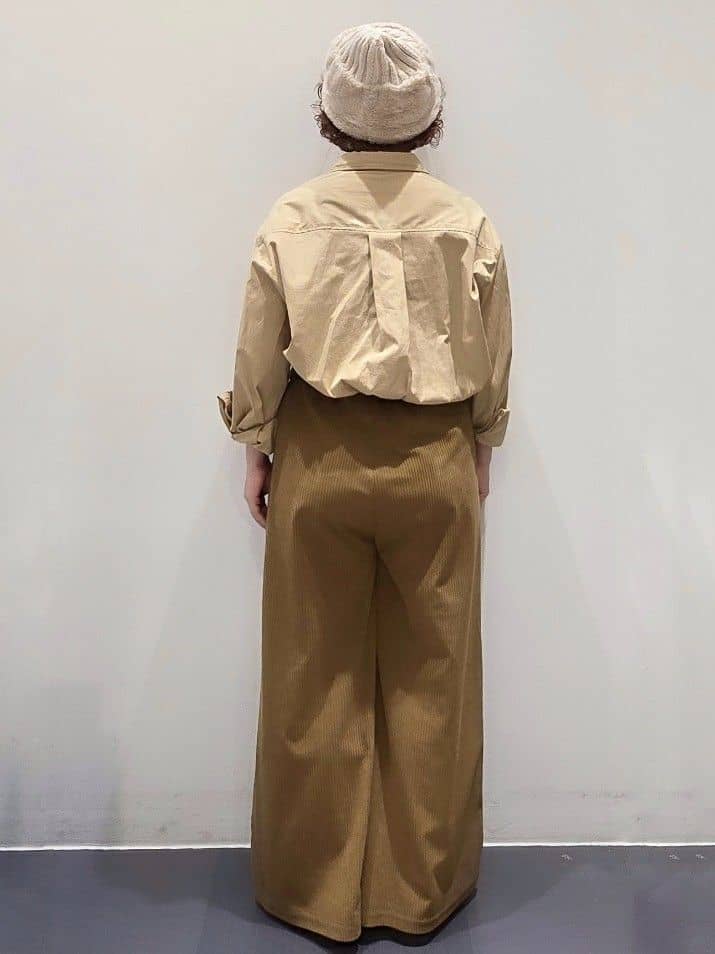 ゆきをさんの「OPAQUE.CLIP｜ドロストヘムショートシャツ【洗濯機OK】」を使ったコーディネート