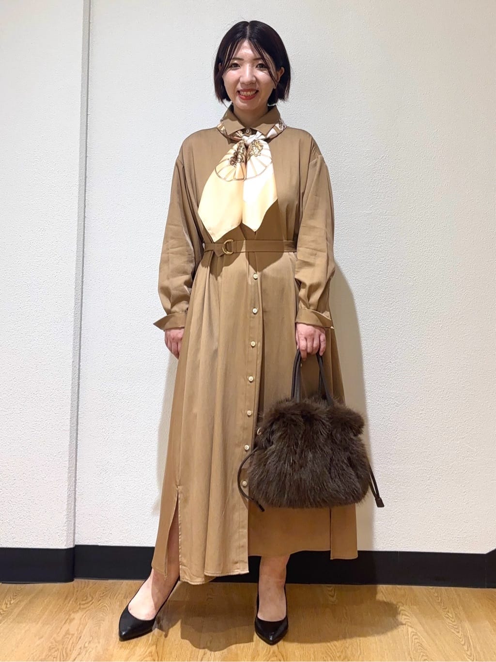 MIKIKOさんの「UNTITLED｜【前開きボタン/ベルト付/羽織シャツ/】2WAYトレンチ風ワンピース」を使ったコーディネート