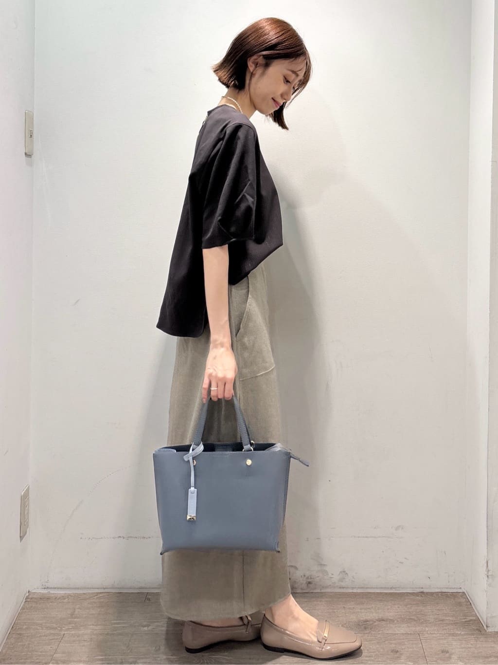 ぶまりんさんの「OPAQUE.CLIP｜ストレッチダブルポケットタイトスカート【洗える】」を使ったコーディネート