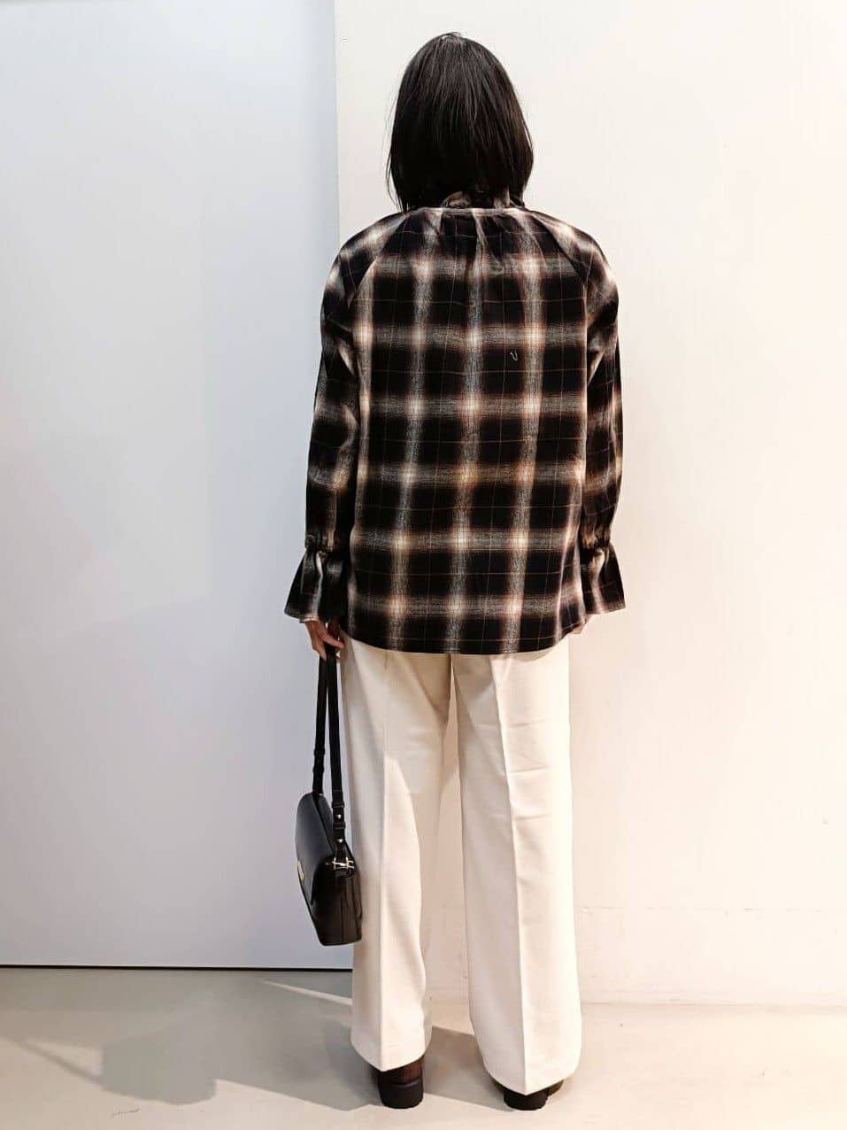 あんさんの「THE SHOP TK｜起毛オンブレフリルブラウス」を使ったコーディネート