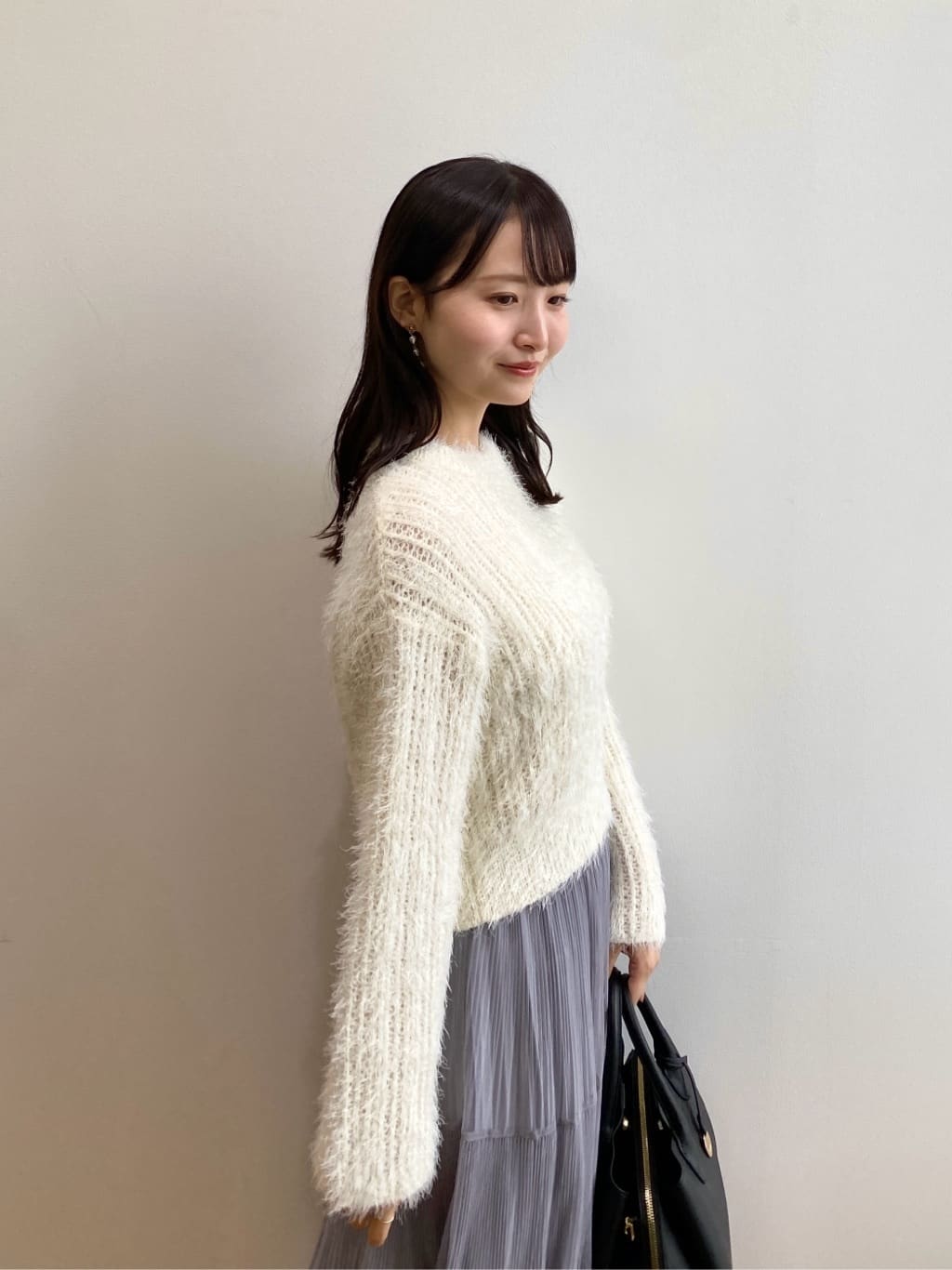 みさかさんの「index｜透かし編みショートフェザーニット【洗濯機OK】」を使ったコーディネート