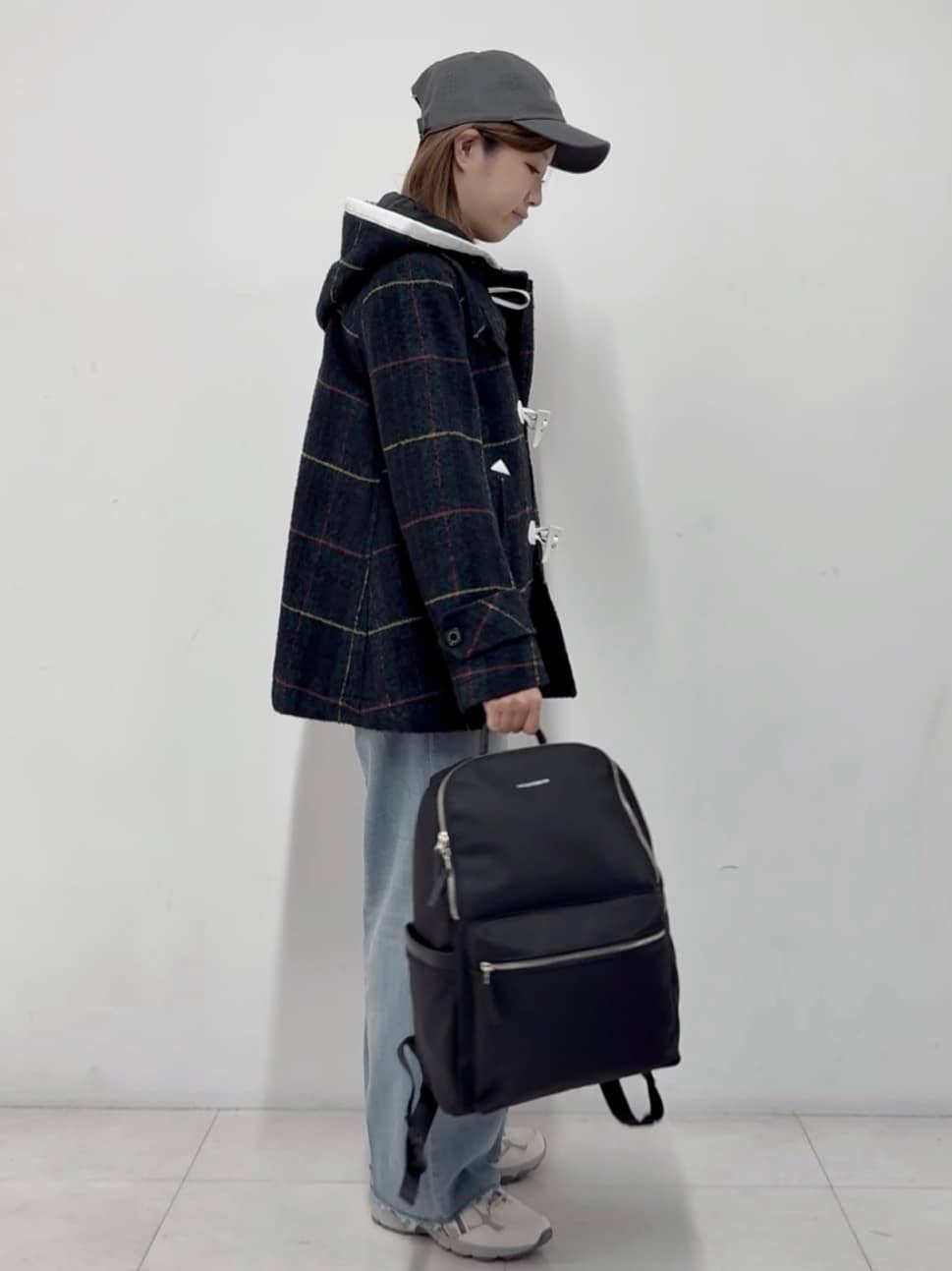 Nishijimaさんの「DRESSTERIOR｜センタープレス ワイドストレートデニム」を使ったコーディネート