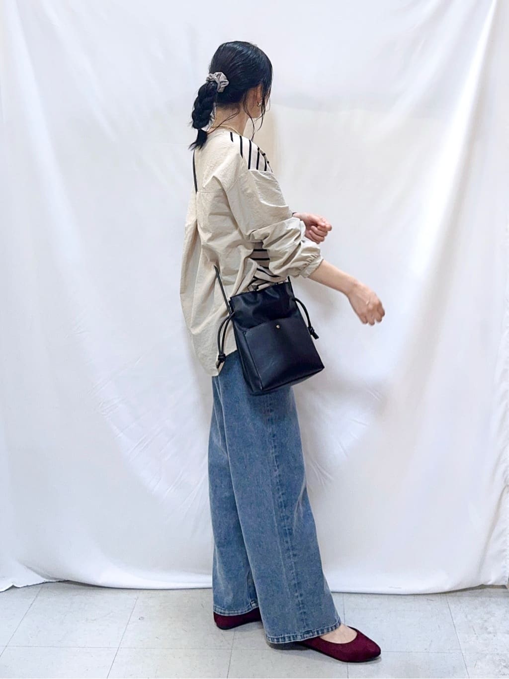𝐇𝐢𝐫𝐨𝐦𝐢さんの「SHOO･LA･RUE｜【S-LL】インせず決まる 背中タック入り パフ袖トップス」を使ったコーディネート