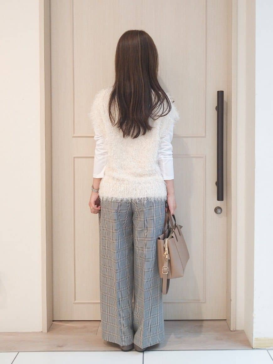 mi-saさんの「SHOO･LA･RUE｜【洗濯機可/S-LL】すっきり上品きれい見え タックワイドパンツ」を使ったコーディネート