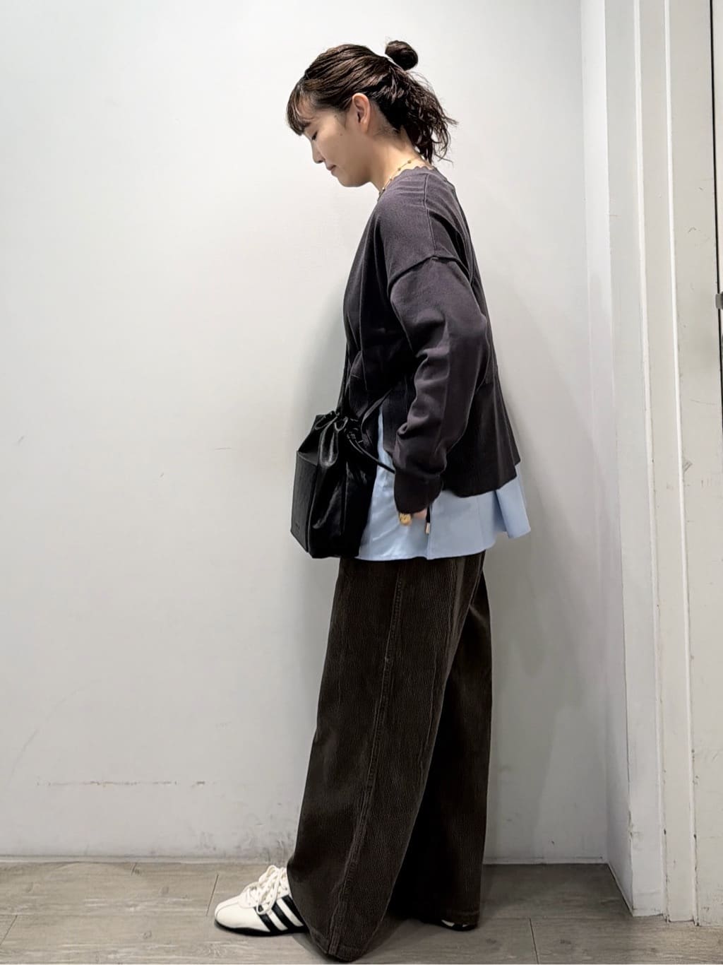 sumicaさんの「OPAQUE.CLIP｜《ツインセット》リラクシーサイドスリットニット&times;ドッキングタンク【洗濯機洗い可】」を使ったコーディネート