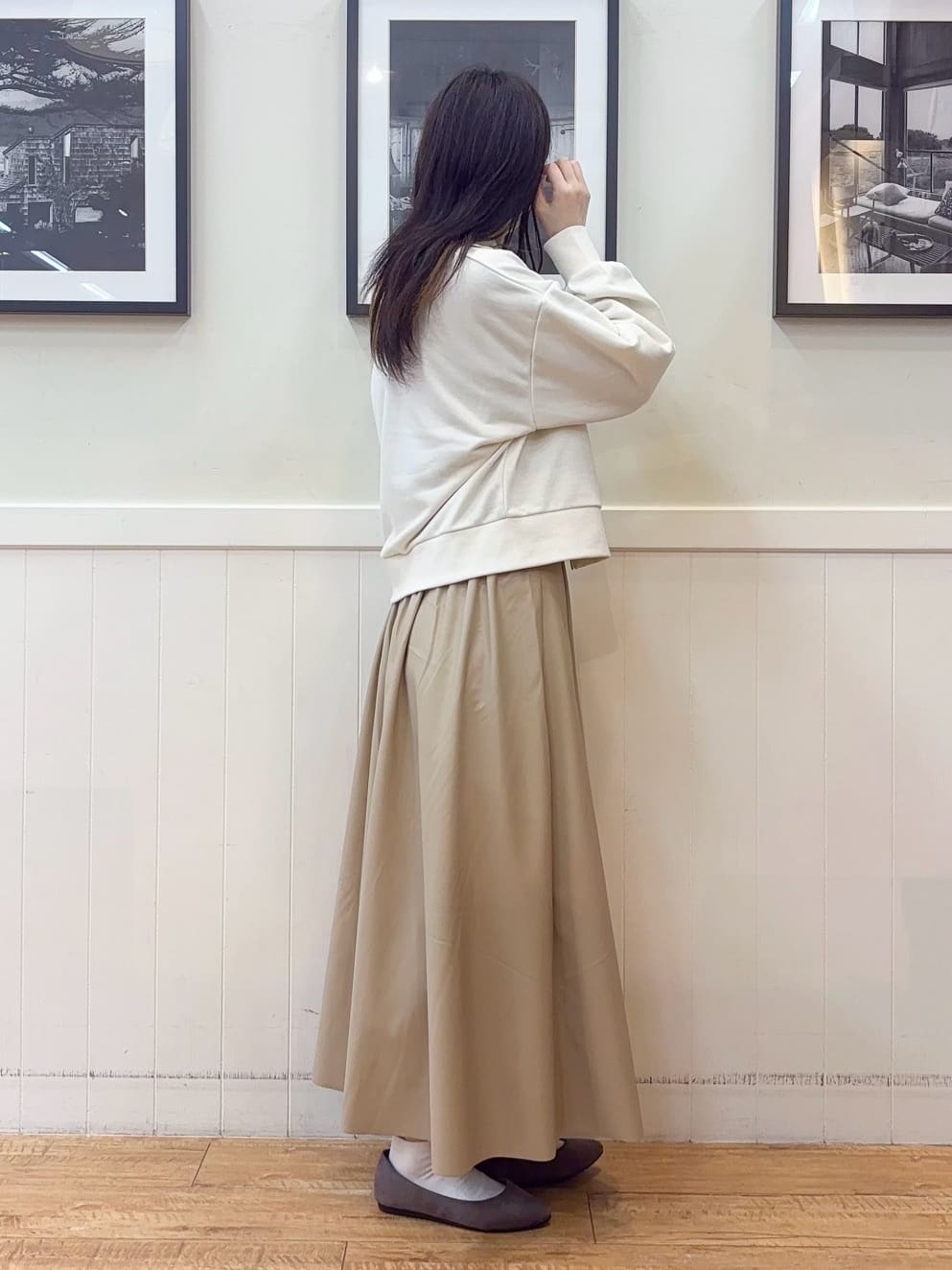 えぬさんの「SHOO･LA･RUE｜【S-LL】美しく見せる ボートネックロンT」を使ったコーディネート