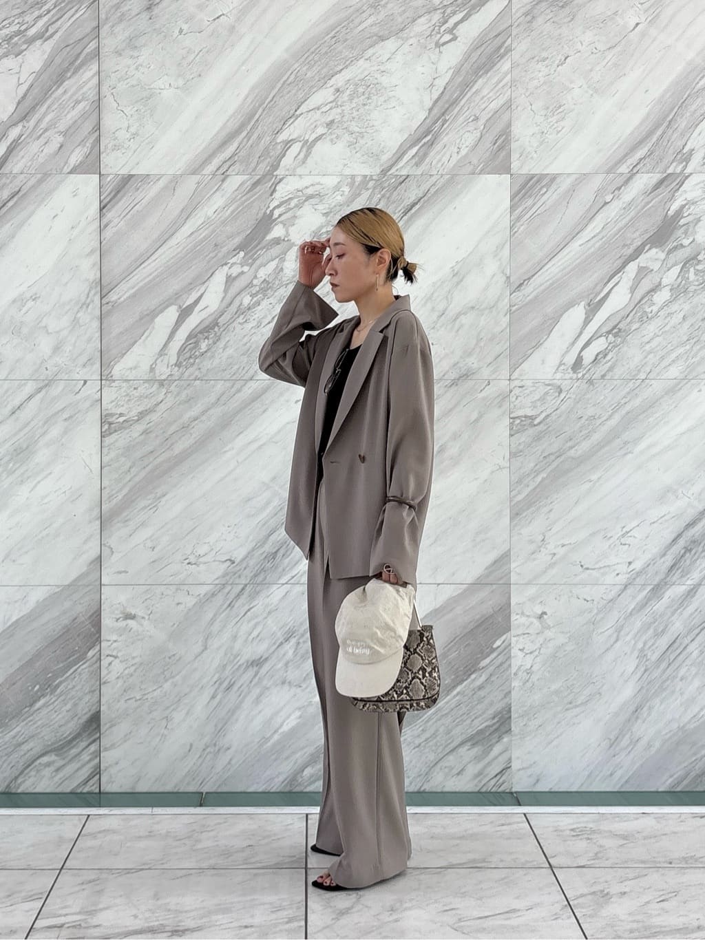 kotakiさんの「INDIVI｜Comfy SET UP｜イージーストレートワイドパンツ【セットアップ対応／通勤/カセット服】」を使ったコーディネート