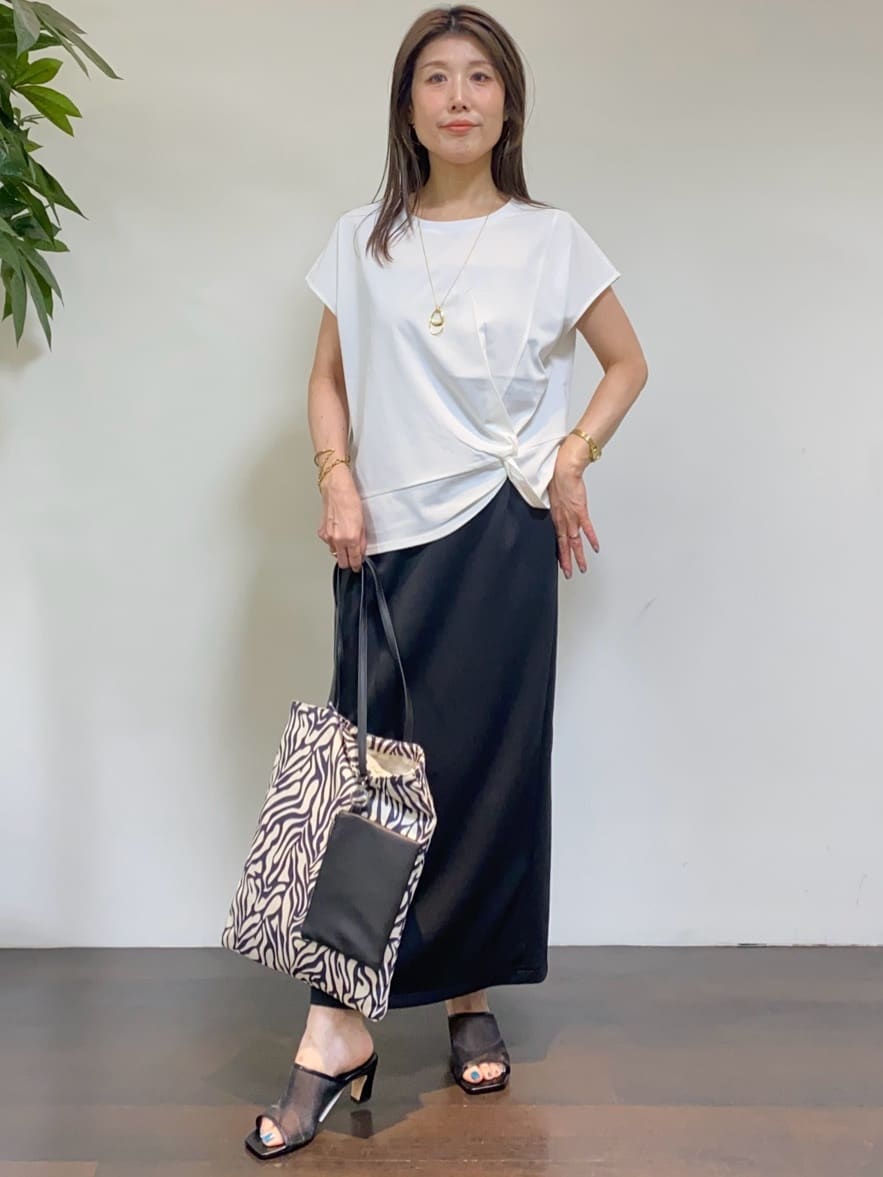 tomoさんの「UNTITLED｜【選べる3柄】フラットトートバッグ」を使ったコーディネート