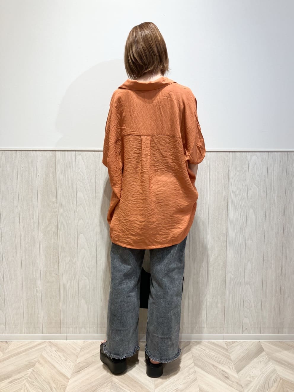 shokoさんの「SHOO･LA･RUE｜【洗える/S-LL/5分袖】1枚でも羽織としても。さらさらドレープシャツ」を使ったコーディネート