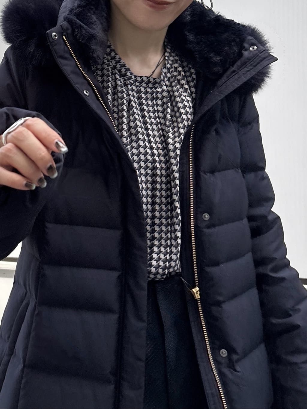 kotakiさんの「INDIVI｜【名品／撥水／抗菌防臭】ロング丈リサイクルダウンコート」を使ったコーディネート