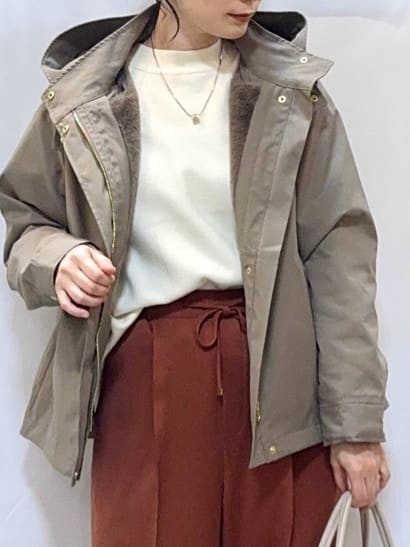 𝐇𝐢𝐫𝐨𝐦𝐢さんの「SHOO･LA･RUE｜【洗濯機可/S-LL/高レビュー】上品シルエットで美しい イージーワイドパンツ」を使ったコーディネート