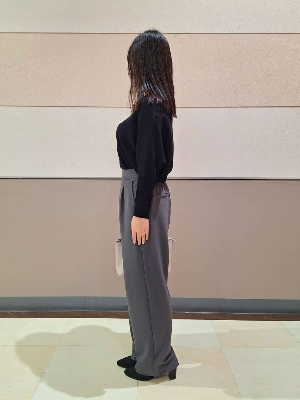 Sachaさんの「SHOO･LA･RUE｜【S-LL/ストレッチ】脚のラインを拾いにくい スマートワイドパンツ」を使ったコーディネート