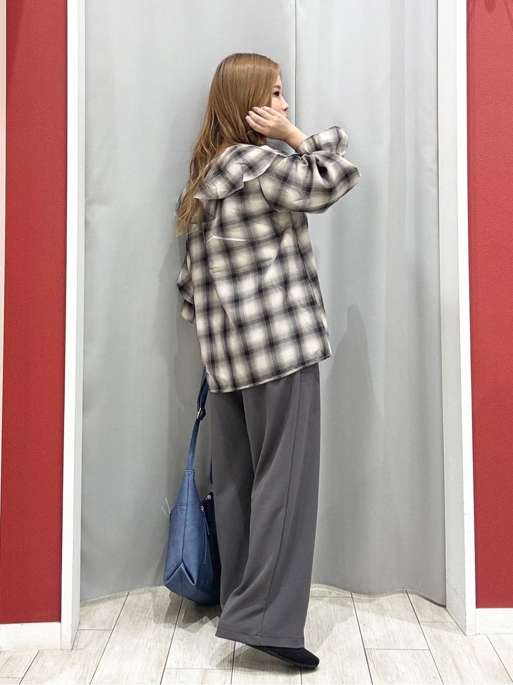 shioさんの「SHOO･LA･RUE｜【S-LL/ストレッチ】脚のラインを拾いにくい スマートワイドパンツ」を使ったコーディネート
