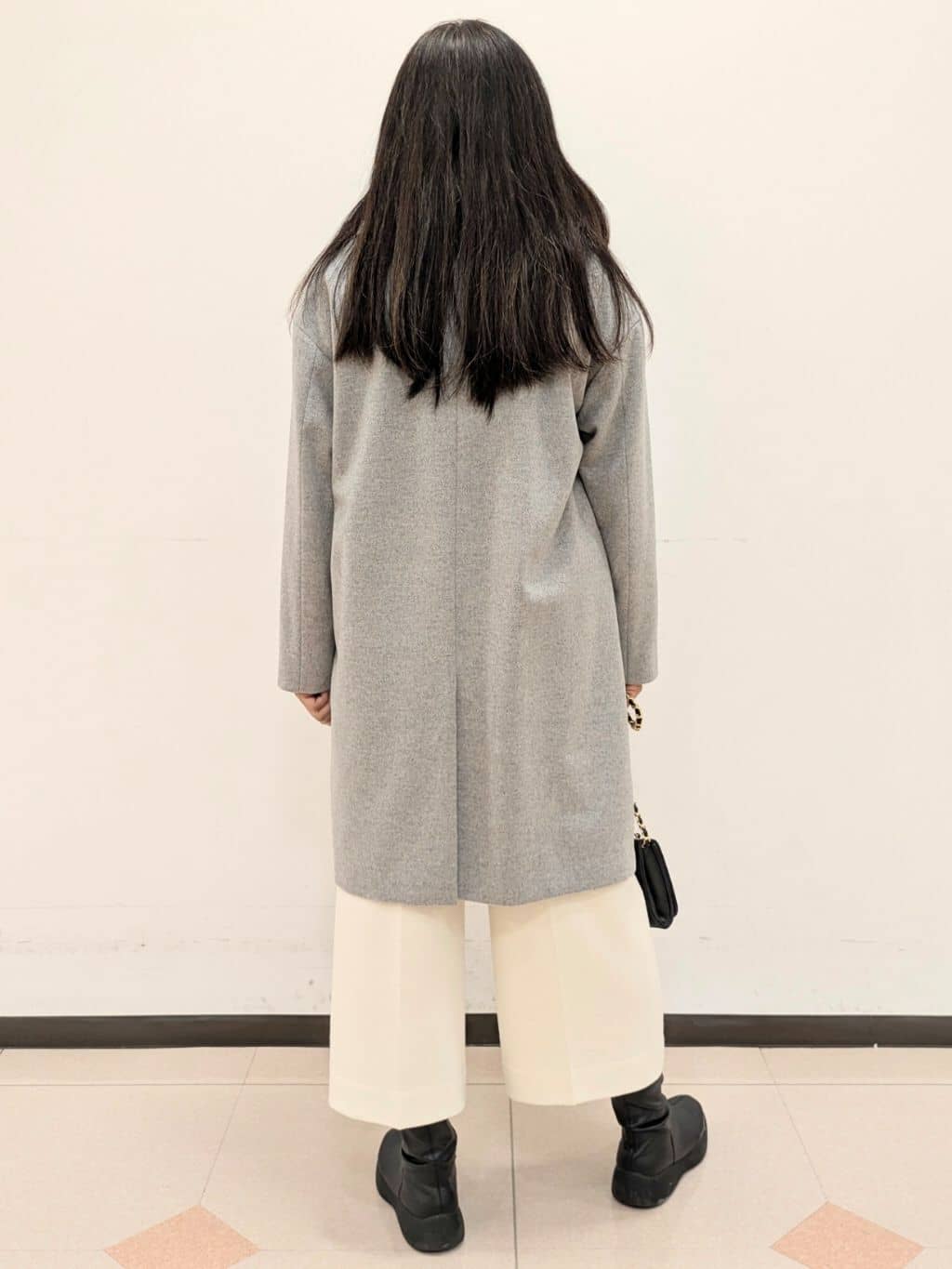ともさんの「UNTITLED｜【きれいめ/洗える】ラメ入りワイドボートネックニット」を使ったコーディネート