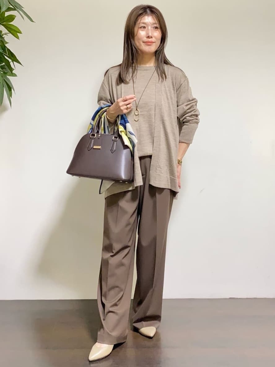tomoさんの「UNTITLED｜【アンサンブル可/洗える】シルクウールカシミヤ ドルマンスリーブニット」を使ったコーディネート