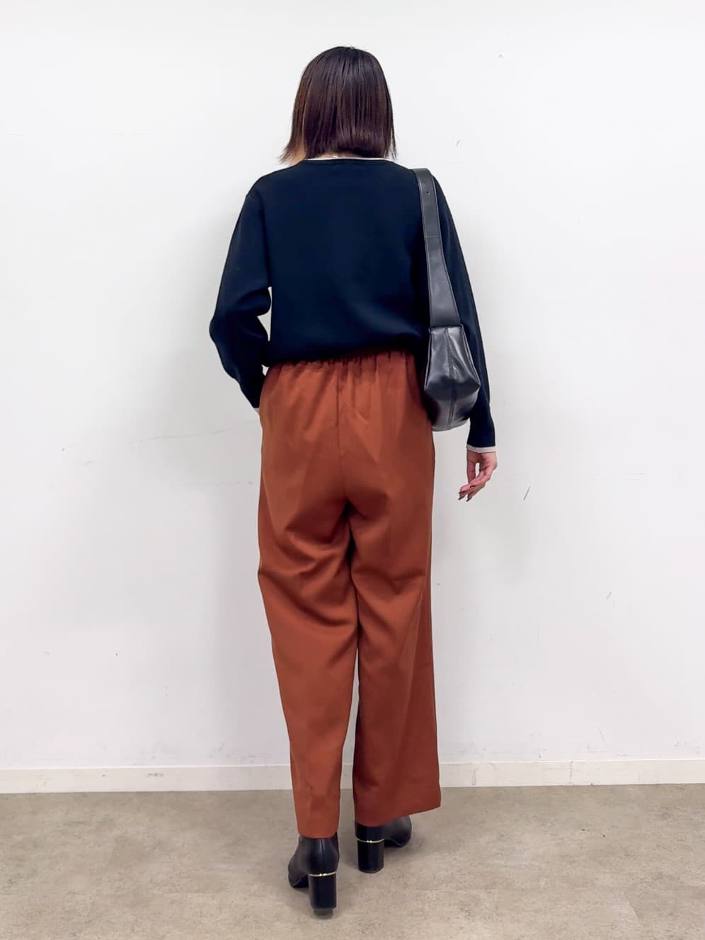 𝐜𝐡𝐢𝐤𝐚さんの「SHOO･LA･RUE｜【洗濯機可/S-LL/高レビュー】上品シルエットで美しい イージーワイドパンツ」を使ったコーディネート
