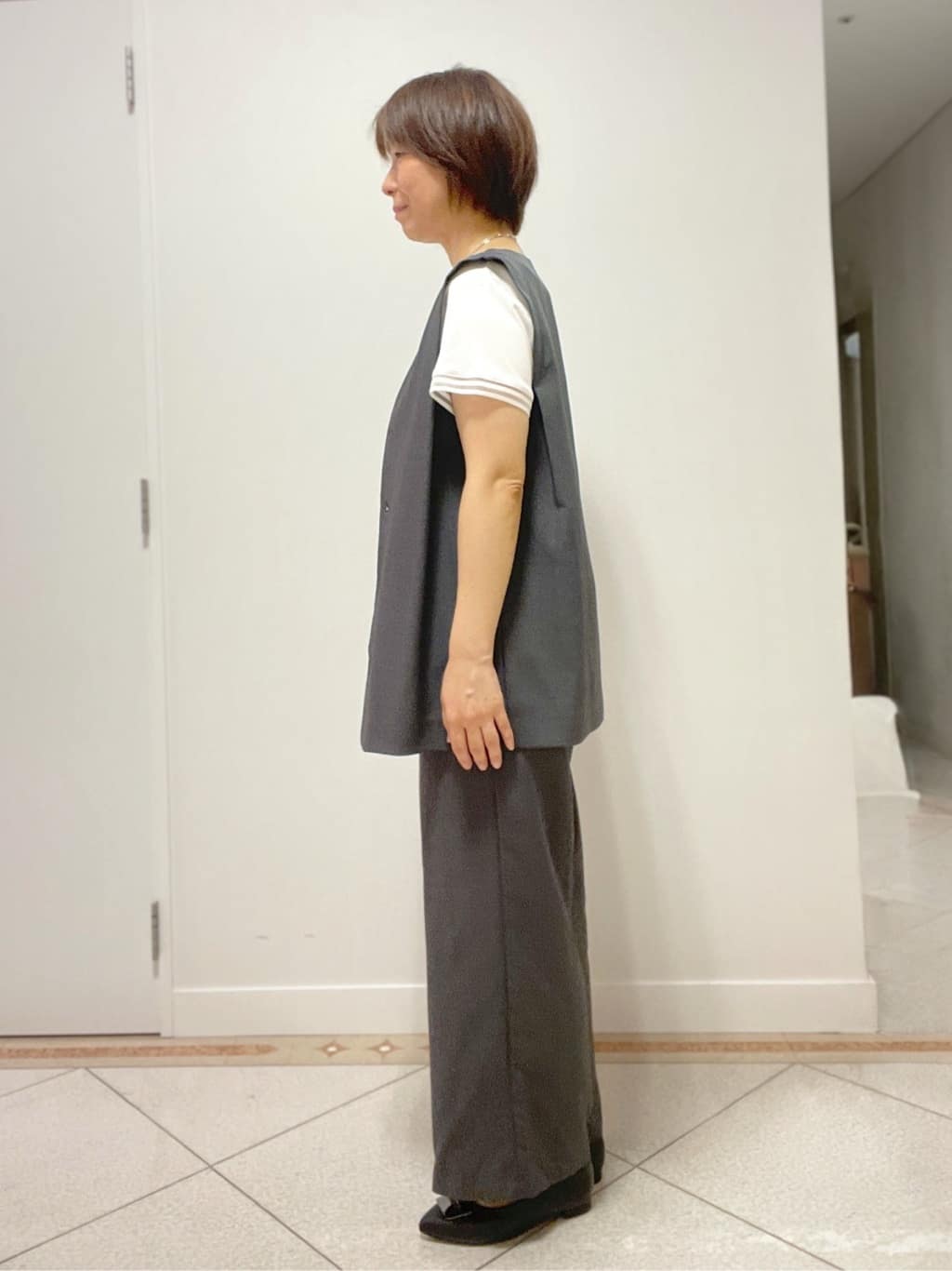hanaさんの「Reflect｜【ウエスト総ゴム／セットアップ／単品使いOK◎】ベスト＋ストレートパンツセット」を使ったコーディネート