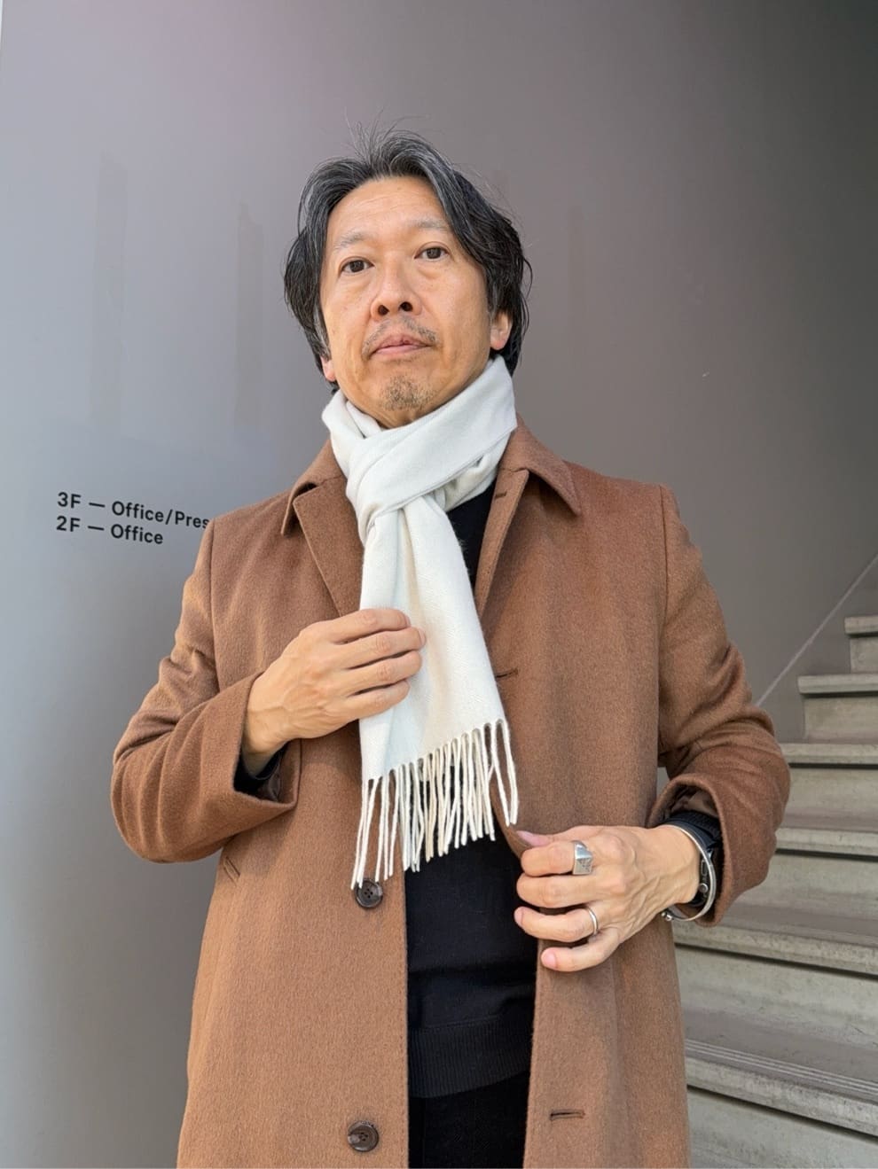 デザイナーTAKEman さんの「TAKEO KIKUCHI｜カシミヤブレンド ビーバー調ステンカラーコート」を使ったコーディネート