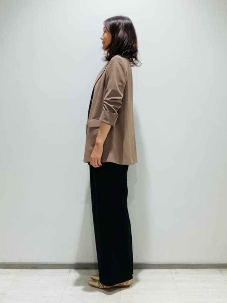 fujiさんの「INDIVI｜【軽く羽織れる！】ダブルジャケット」を使ったコーディネート