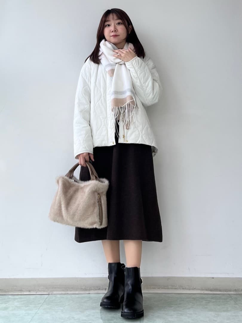 KAHOさんの「UNTITLED｜【ロング丈/ゆったりシルエット】テントライン ニットワンピース」を使ったコーディネート