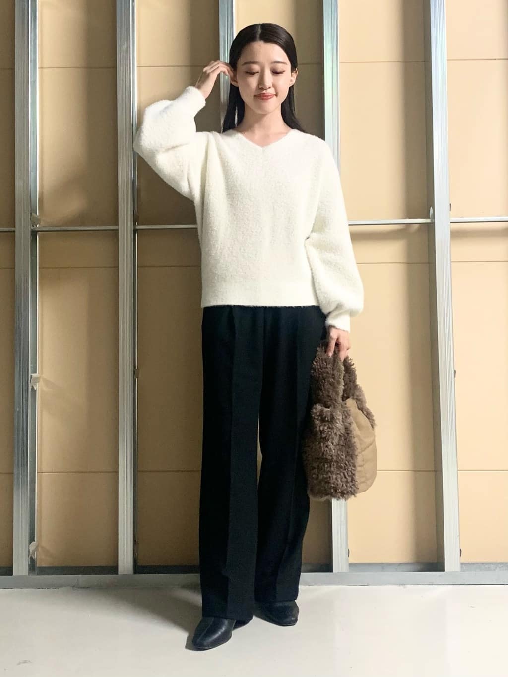 sahoさんの「THE SHOP TK｜【洗える】上品にきらめく フェザーラメニット」を使ったコーディネート