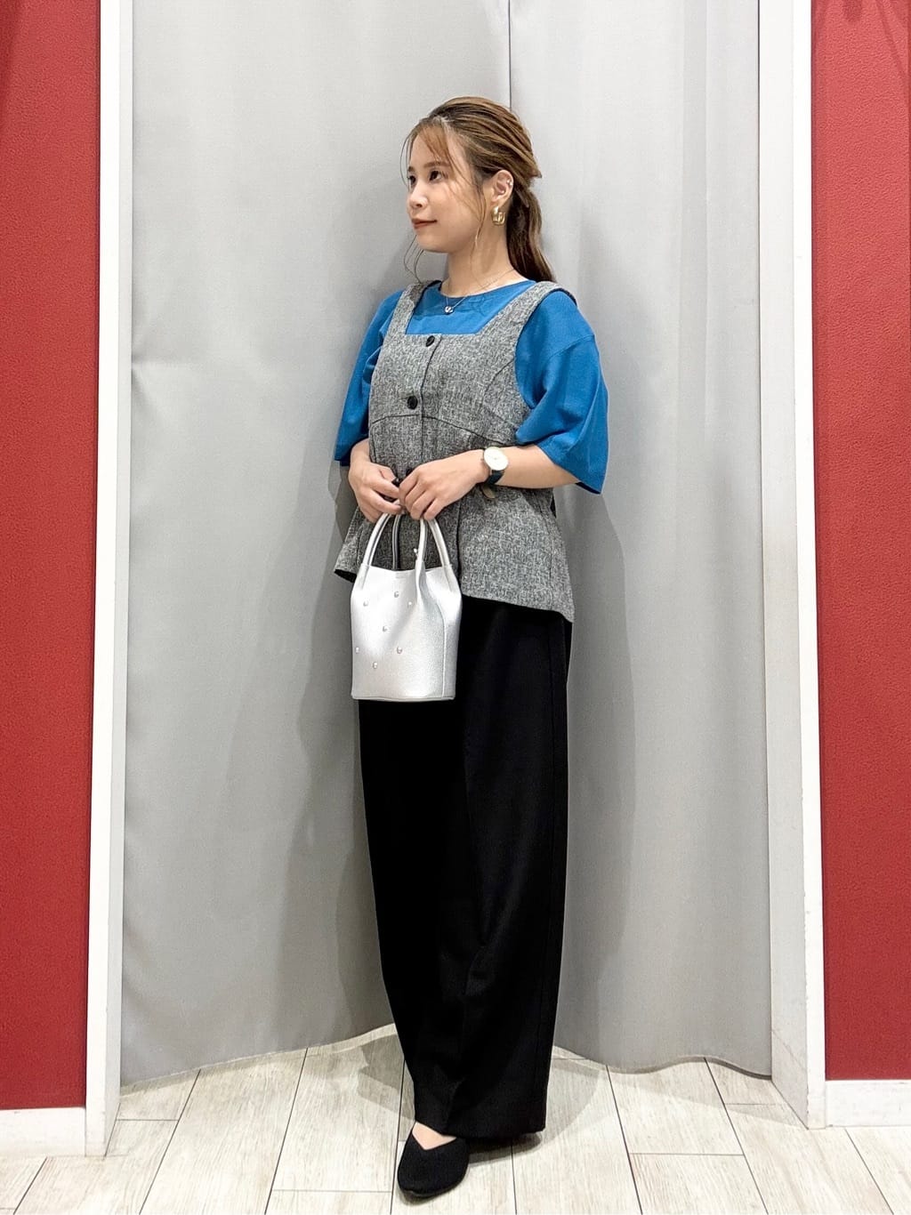shioさんの「SHOO･LA･RUE｜【2点セット】着るだけで決まる クラシカルなツイード調セットアップ」を使ったコーディネート