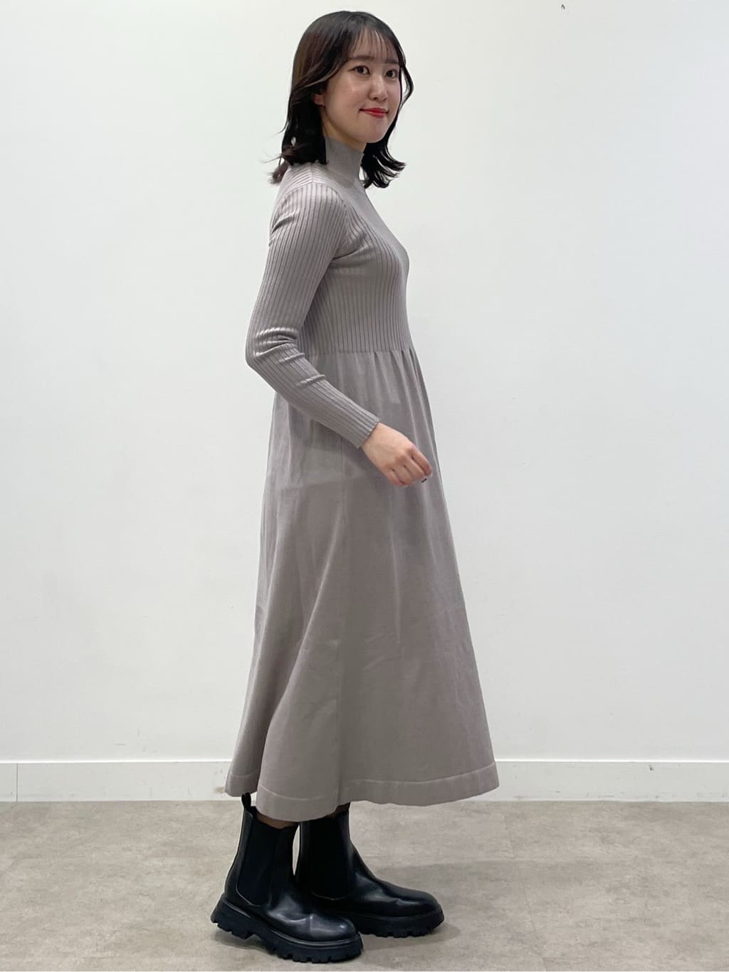 yukariさんの「Dessin｜【2点セット・洗える】シャギーベストニットワンピース」を使ったコーディネート