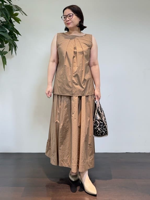 Asamiさんの「UNTITLED｜【2WAY/セットアップ可/ノースリーブ/前ボタン】ファブリカブラウス」を使ったコーディネート